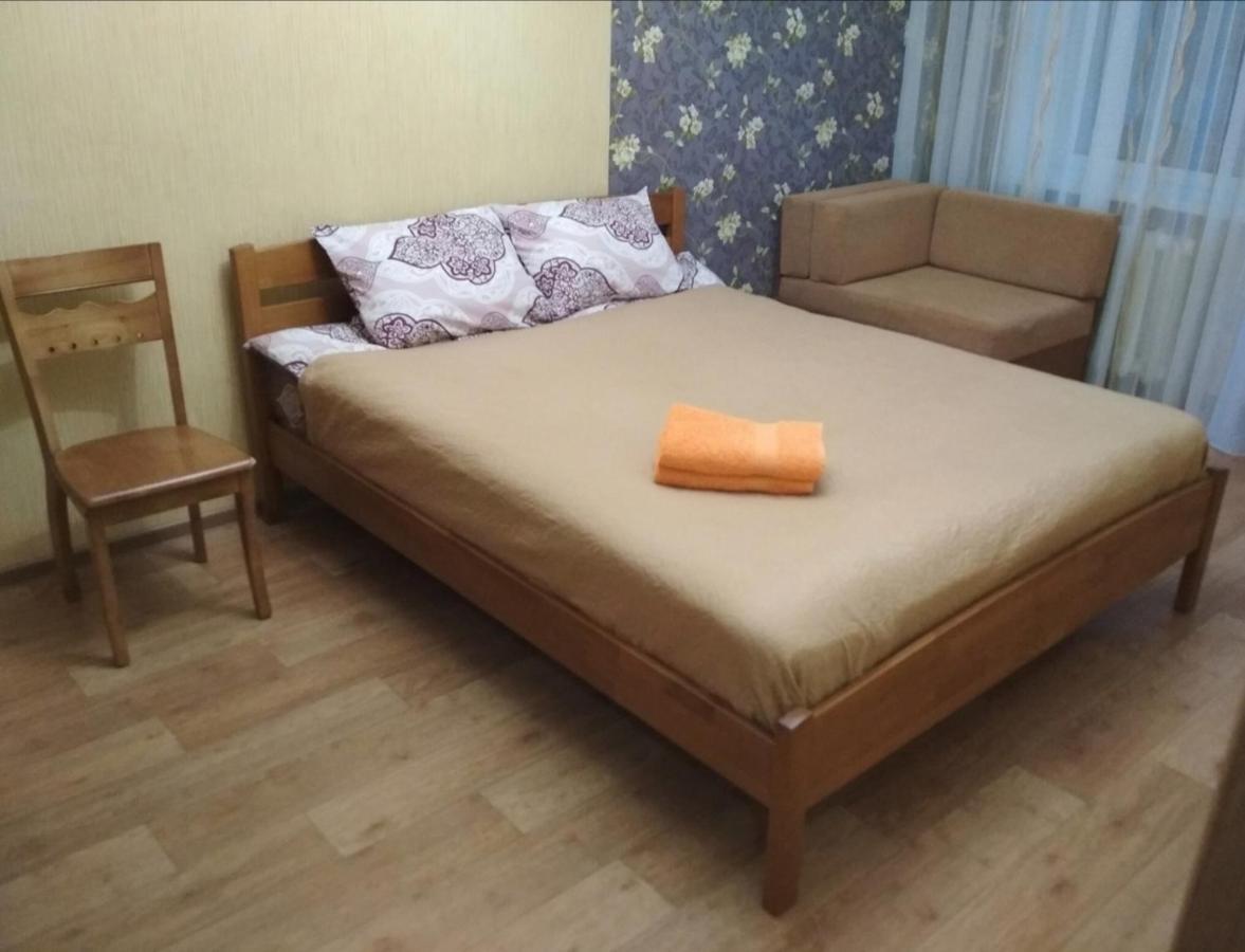 Уютная Квартира На Лётной 6 Cherníhiv Exterior foto