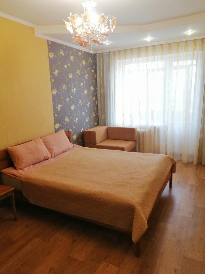 Уютная Квартира На Лётной 6 Cherníhiv Exterior foto